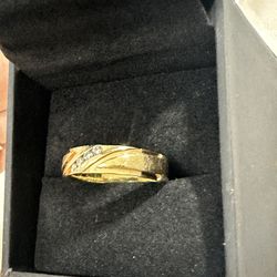 Mens 10k Gold And Diamonds Wedding Ring 