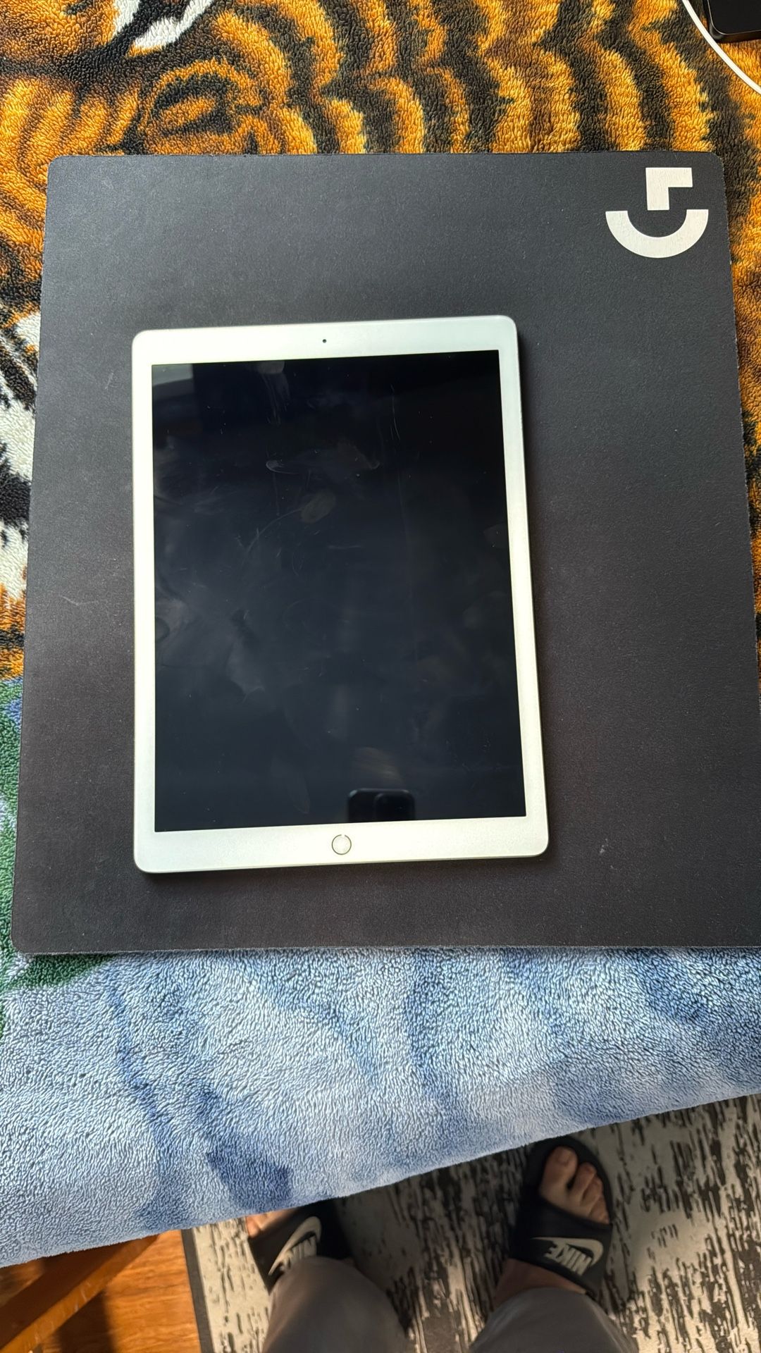 iPad Pro 12.9” 1st Gen WiFi Gold 