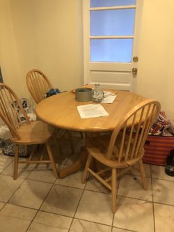 Kitchen table with 3 chairs!