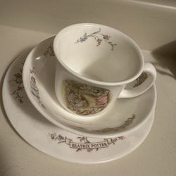 BEATRIX POTTER ROYAL ALBERT BONE CHINA CHILDS SET