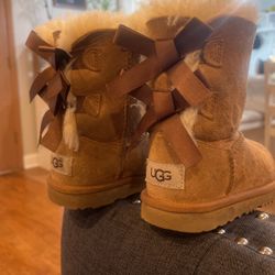 Kids Uggs Size 11