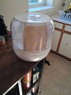 Dispenser for grains