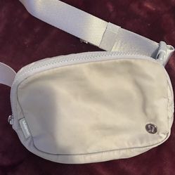 Lululemon Everywhere Belt Bag 