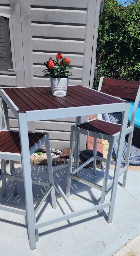 3 Pieces Ikea High Top Outdoor Bistro Set/ Balcony High Top Bistro Set/Patio Bistro Set//Delivery For A $ Fee.