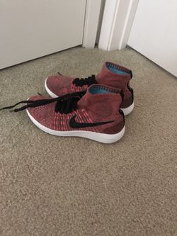 Nike Flyknit Shoes size 6.5