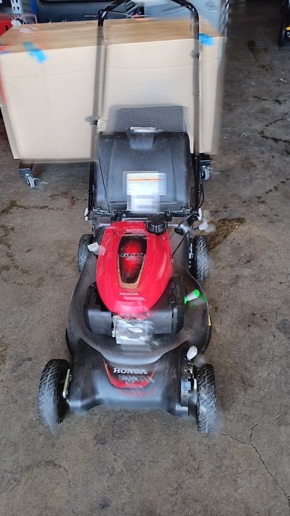 HONDA LAWN MOWER