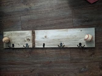 Hanging Coat / Hat Rack