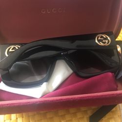 Gucci Sunglasses With Case And Dust Bag 