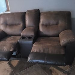 Leather And Swede Love Seat / Lazyboys.  Never Sat On.  In New Condition 