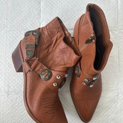 Carlos Santana Marlene Western Boot, Cognac. Size 9