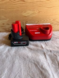 Milwaukee m12 4.0 battery with charger