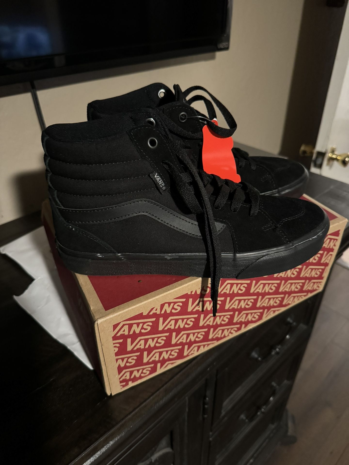 Size 8 Men Vans New. 