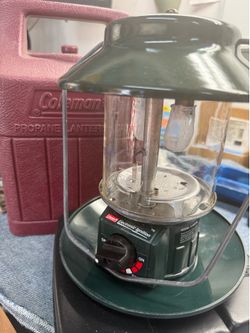 Coleman Propane Lantern w Case