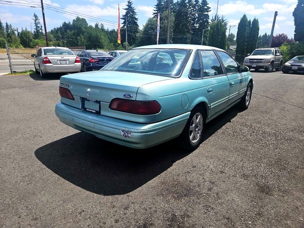 1995 Ford Taurus