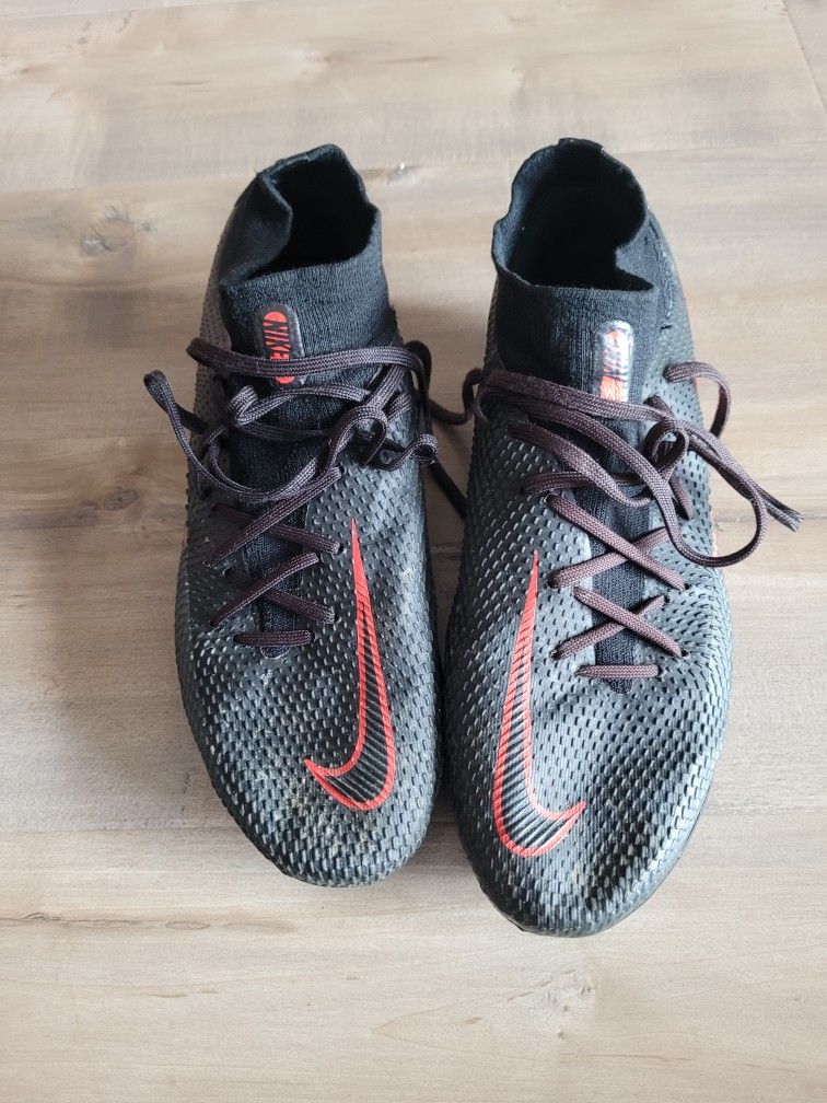 Nike Phantom Soccer Cleats 6.5