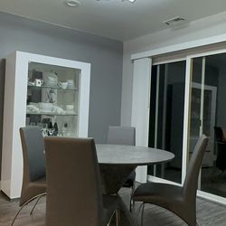 Round Modern Table Set