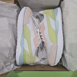 Puma R78 Voyage (Men 9.5/ Women11) in the "White-Pistachio Green-Rose" colorway