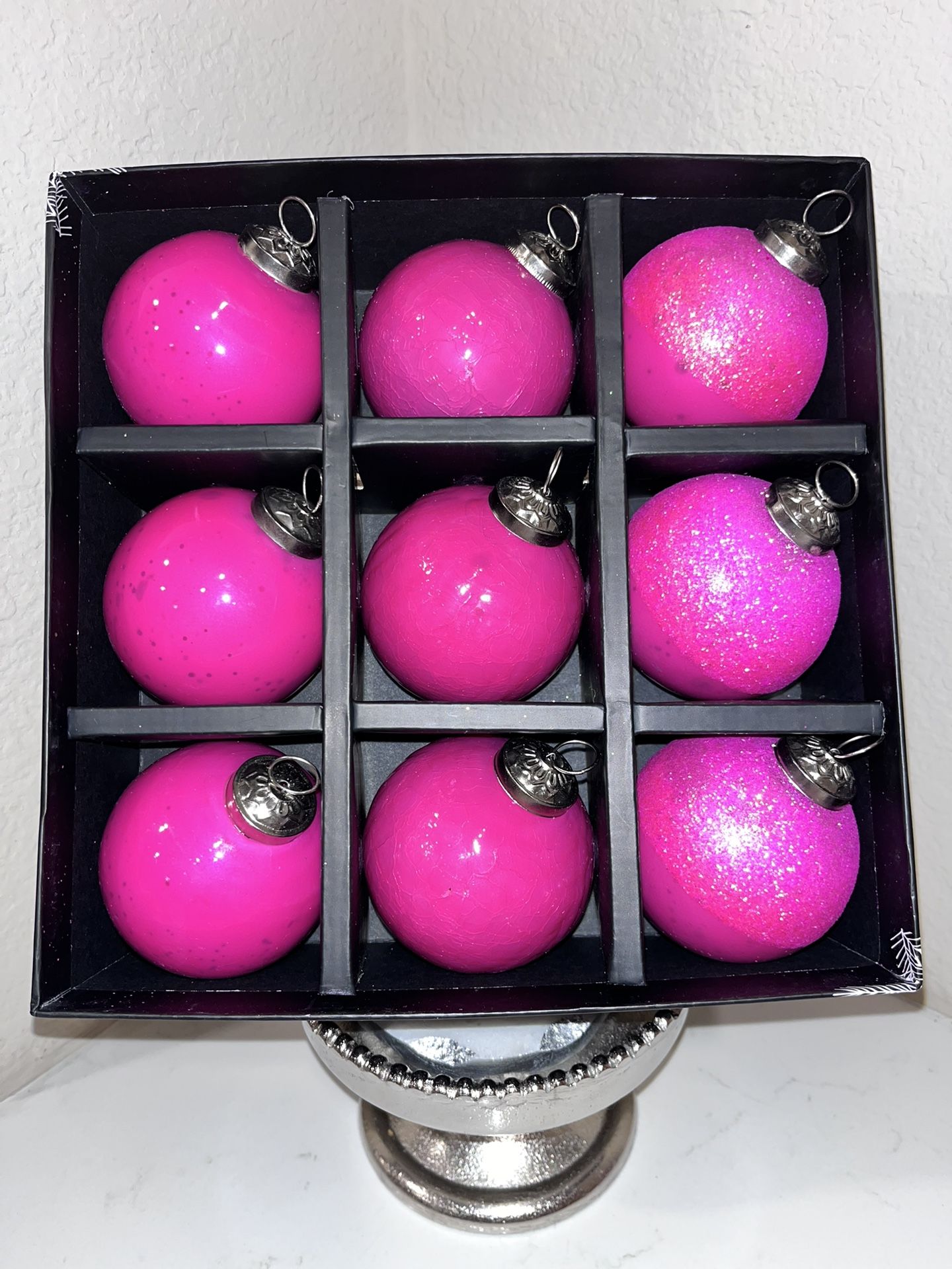 1-NIB CHRISTIAN SIRIANO HOT PINK CHRISTMAS TREE ORNAMENTS SET