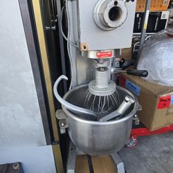 Commercial Floor Univex Mixer 20 Q  $ 1100