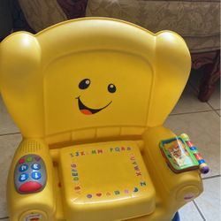 Los 2x $10.00 El Pato Tiene  Sonidos La Silla Es Nueva Pero No Funciona 