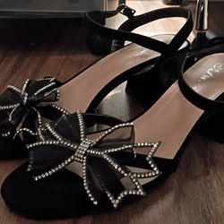 High Heels (Read Descrip)