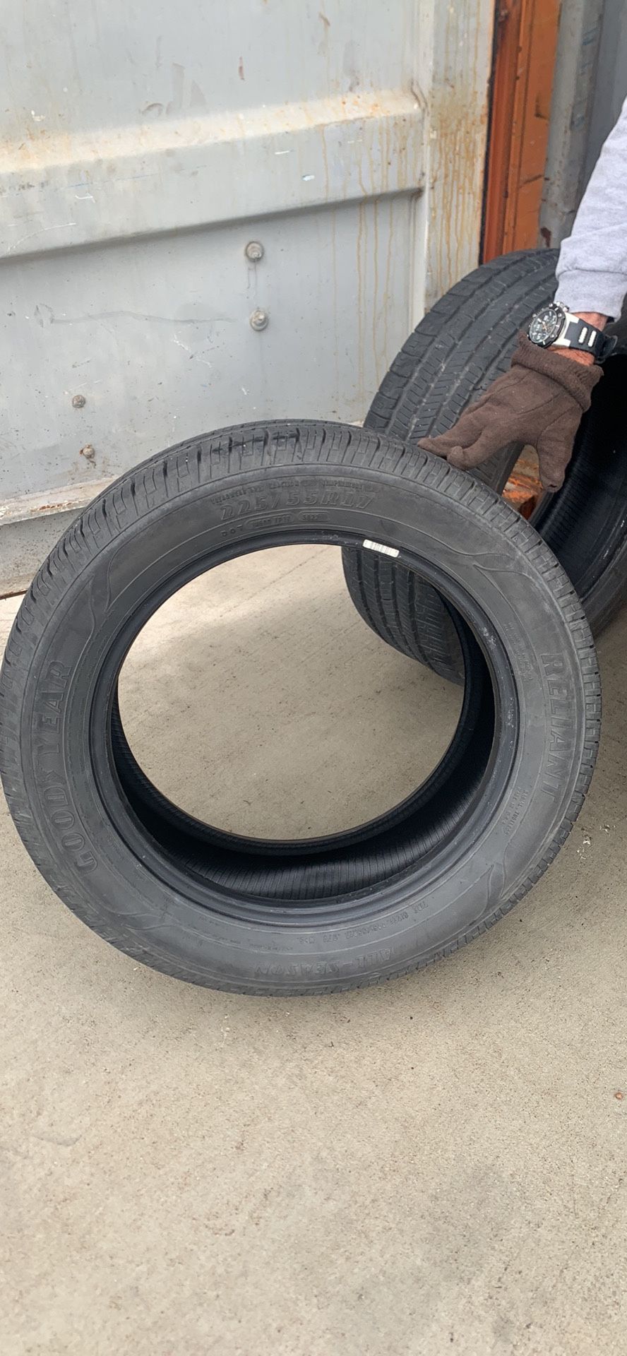 225/55R17 (4tires)