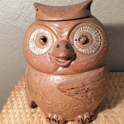 Vintage Brown McCoy Owl Cookie Jar, 1970.