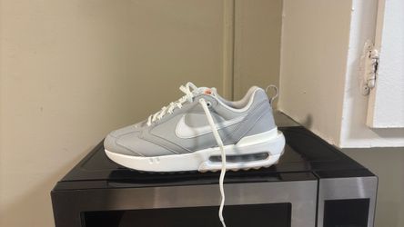 Women Nikes
