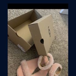Uggs Slides Size 7