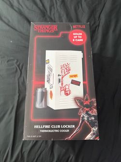 Stranger Things Hellfire Club Locker Thermoelectric Cooler