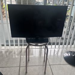 27 Hinches Smart Samsung Tv  W Remote Control 