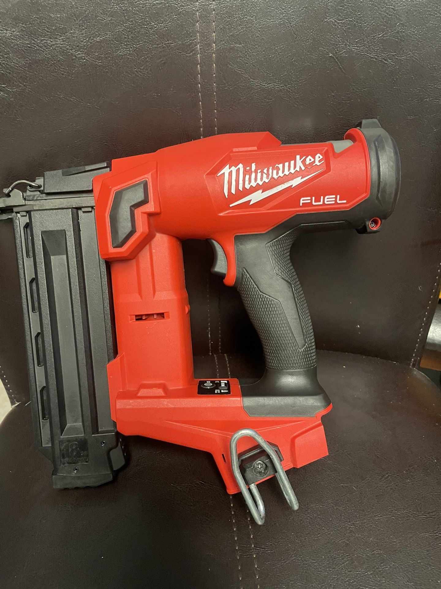 Milwaukee M18 FUEL 18-Volt Lithium-Ion Brushless Cordless 18-Gauge 1/4 in. Narrow Crown Stapler (Tool-Only)