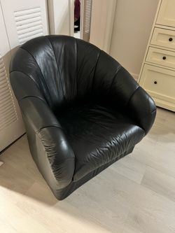 Black Leather Tub Chair