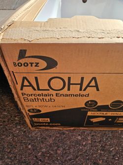 Aloha porcelain enameled bathtub