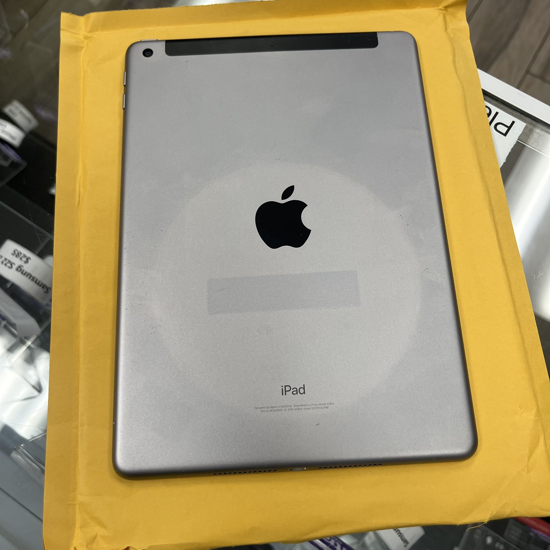 Apple iPad 6 Gen 32gb Cellular