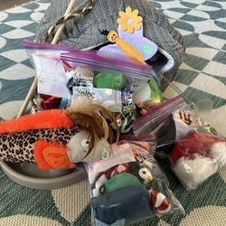 Free Bulk Cat Items; Toys, Bed, Slow Feeder, Hats 