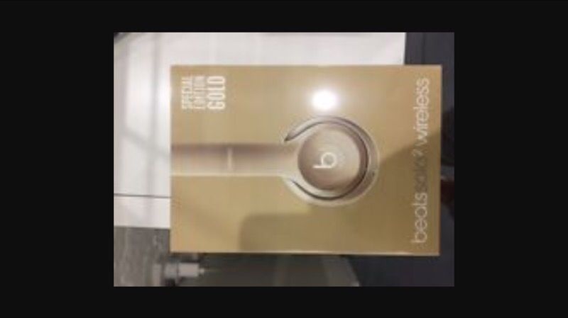 Gold wireless beats