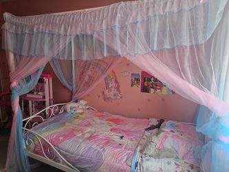 Twin bedframe