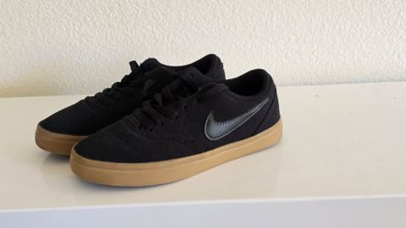Nike SB Check Canvas - black with a gum rubber sole size 3.5 big kids $20