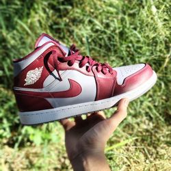 Jordan 1 Mids Cherry wood Red