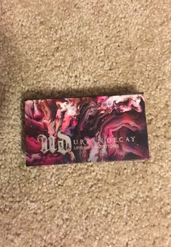 Urban decay eyeshadow palette