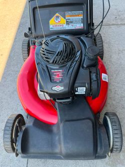 YARDMACHINE GAS 21-IN SELF PROPELLED LANW MOWER
