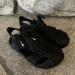 Boys Nike Water Shoes Size 10C