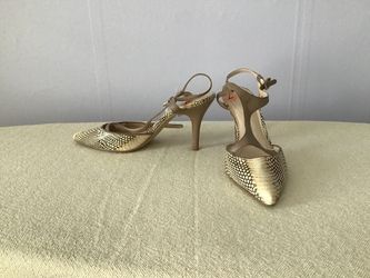 Tahari heels leather new size 7