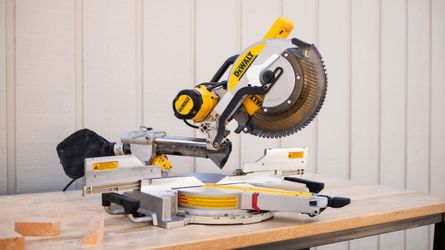 DeWalt 12” Dual-Bevel Miter Saw
