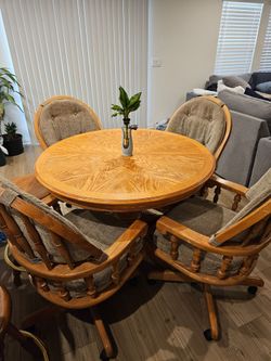 Dining Table And Set of 4 Swivel Dining Chairs