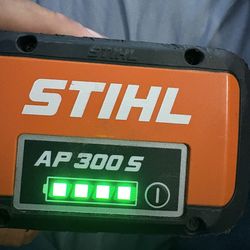 STIHL AP 300 S