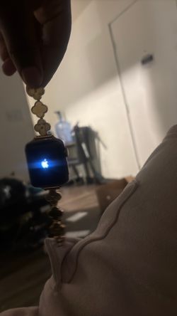 Apple Watch Series 3 trying to find owner