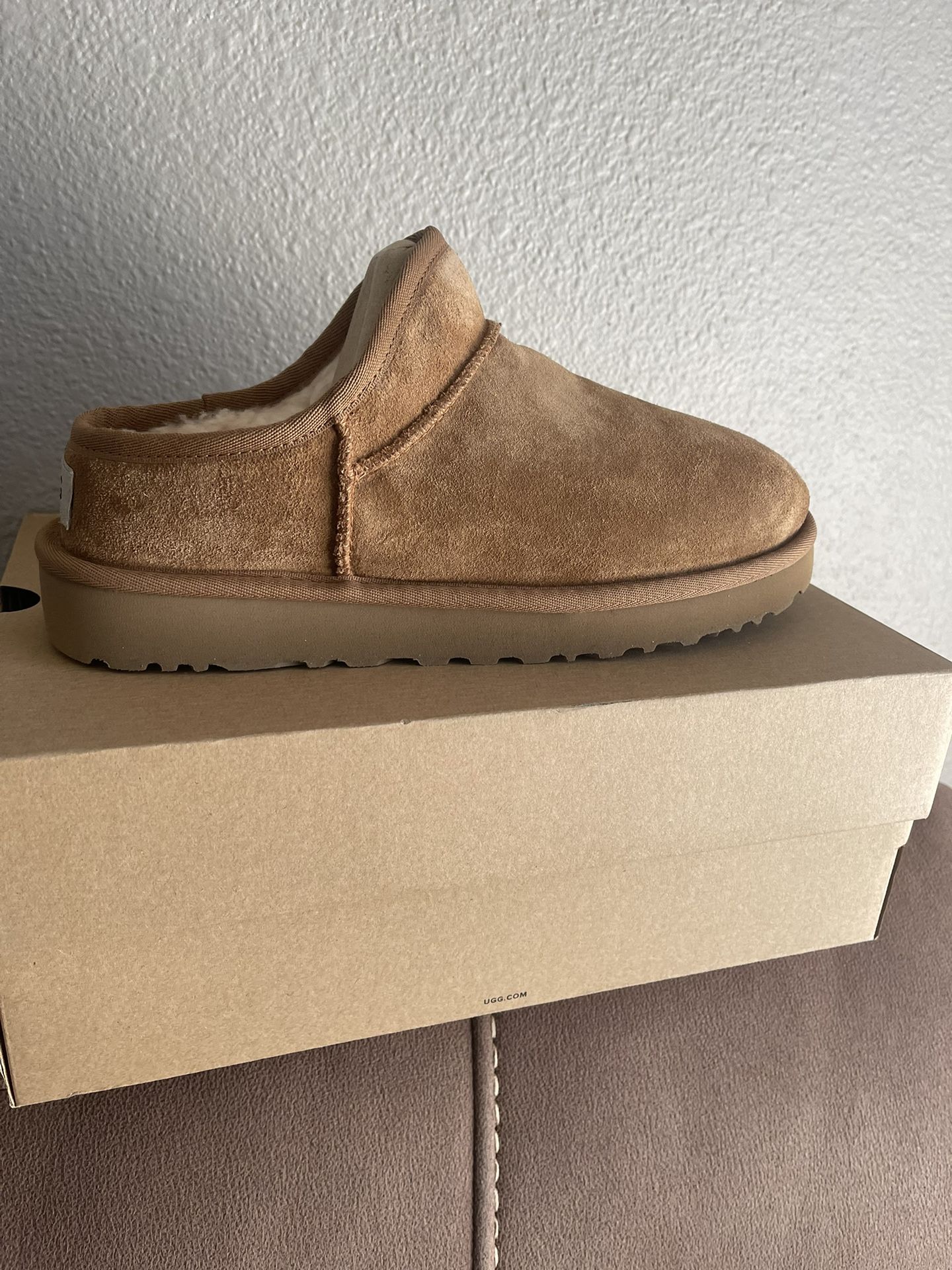 Classic Slipper Chestnut Size 9.