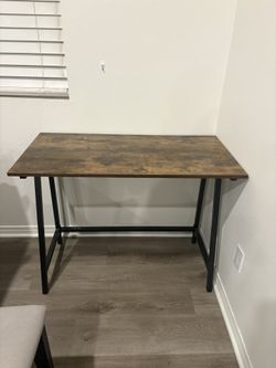 Desk / Table